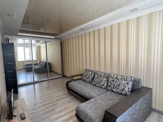 Довгострокова оренда ЖК Софіївська Слобідка Боголюбова 5 Вишневое