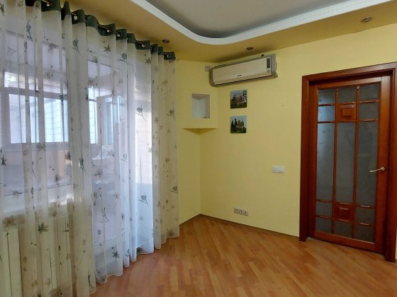 Велика квартира для родини на Дзержинці Кривий Ріг