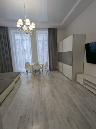 Оренда стильної 2 кімн квартири в центрі міста поруч драмтеатру - фото 1