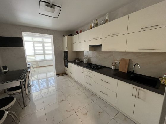 Оренда 3 кім. вул. Довженка Ивано-Франковск