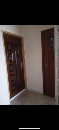 Сдам трех комнатную квартиру в центре города! - фото 1