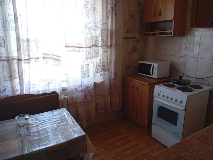 2 кімн  квартира у ЦМ районі  з меблями і технікою - фото 1