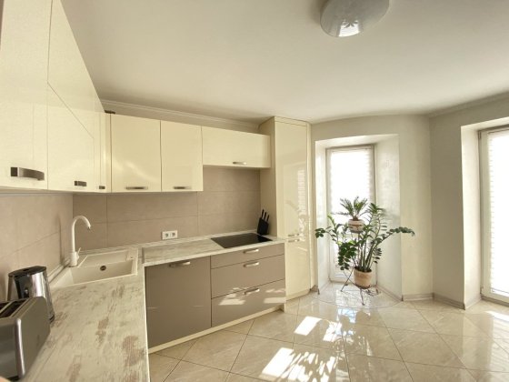 Оренда 3-кімнатної квартири по вул. Коновальця р-н Канада Тернопіль