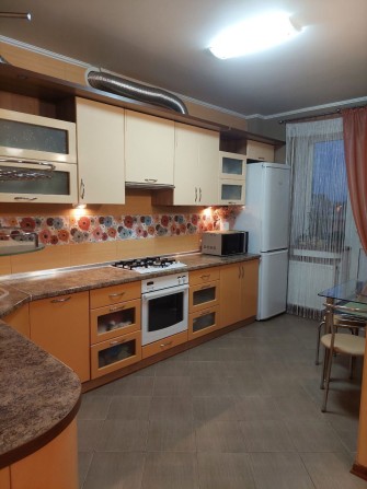 Оренда 2рівневої квартири в самому центрі міста - фото 1