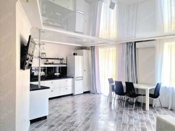 Центр Полтави! Нова квартира з авт. опаленням і закр. територією. Полтава