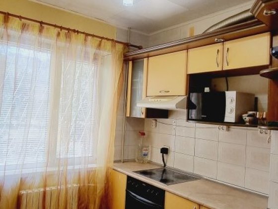 Оренда двокімнатної квартири на Таврійському . Перший поверх . Херсон