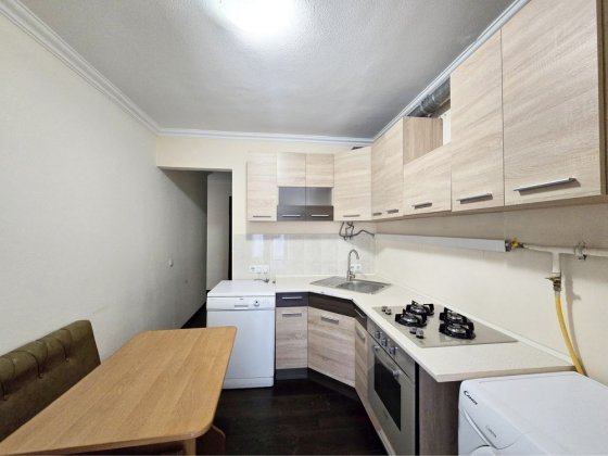 Оренда 3х кімнатної, ПРОСПЕКТ-ГОЛОВНА, кондиціонер, СВІЙ ВХІД, ВІЛЬНА! Черновцы