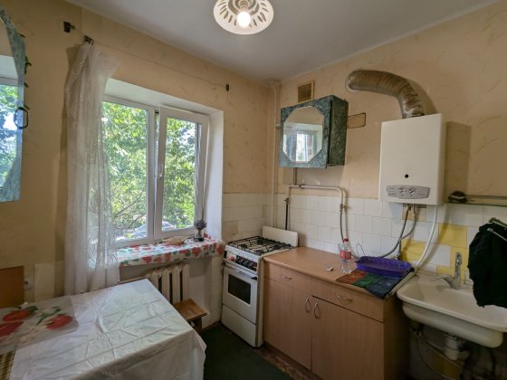 2-кімн.,  р-н ринку Сєдова Черкассы