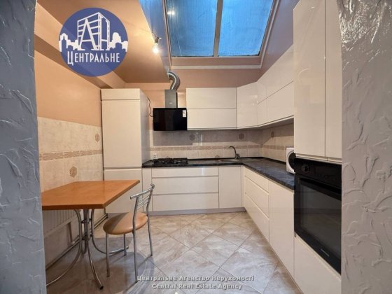 Оренда 3-кімгатної квартири в Центрі Черновцы