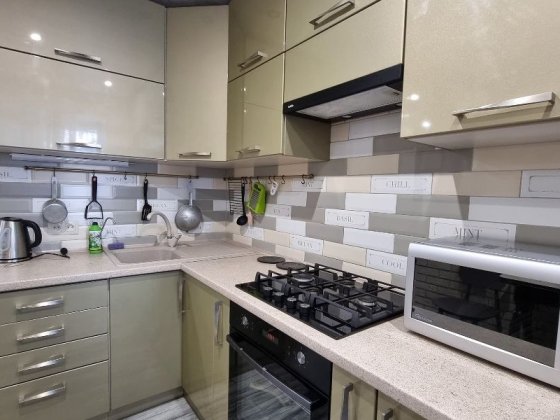 Новострой!  Левый берег. 1 к кв. Риелторы не звоните. Дніпро