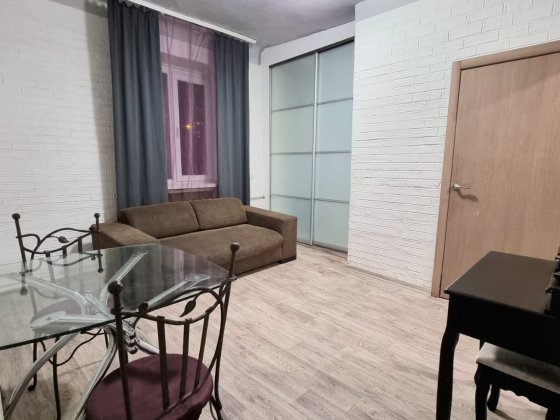 1 к кв. Левый берег. 20 минут к центру Днепра. Риелторы не звоните. Днепр