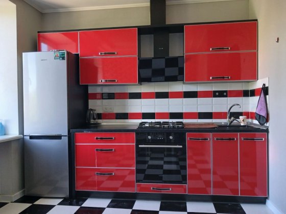 Сдается большая 2-х комн. кв. в центре