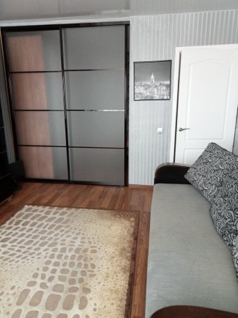 Сдам 1комнатную квартиру внизу проспекта  Поля - фото 1