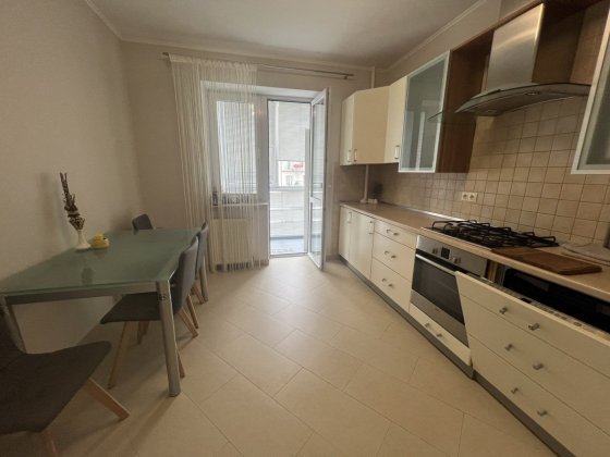 Оренда 3-кімнатної квартири м. Львів вул. Роксоляни Львов