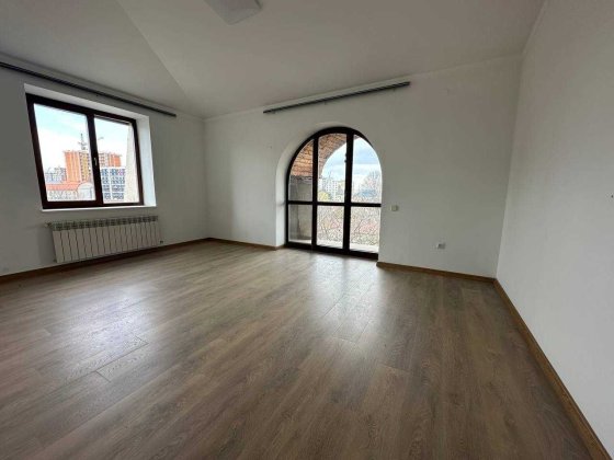 Оренда для ІТ компанії під житло та комерцію центр міста Івано-Франківськ