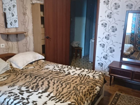 Оренда квартири в місті Херсон . Другий поверх .