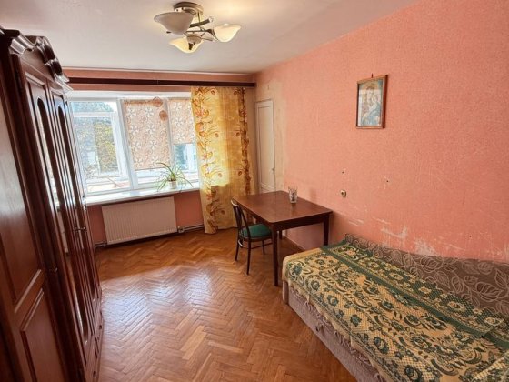 Оренда окремих 3-х кімнат, по вул. Достоєвського Черновцы