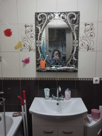 Сдам комнату в 3 х ком квартире с хозяйкой в центре - фото 1
