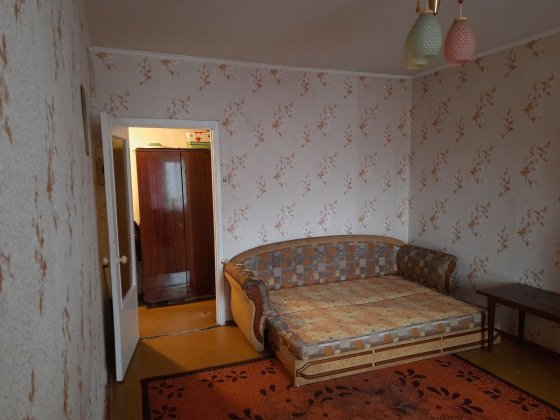 Здається кімната Троєщина.Без хозяїв. Київ