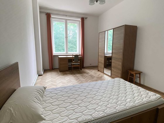 Оренда ізольованих кімнат у самому центрі Львова по вул. Князя Романа.