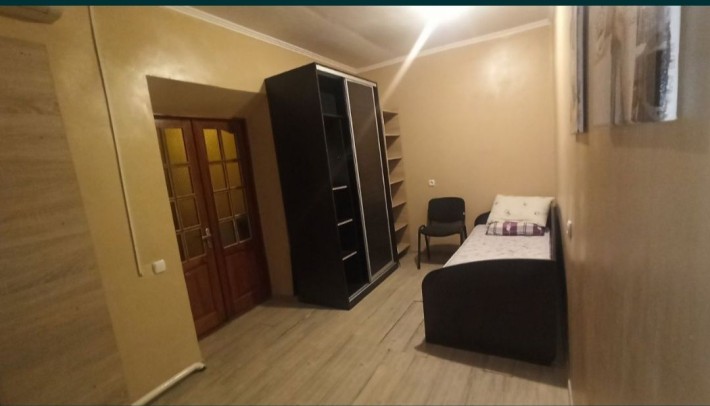 Комната автовокзал для девушки с соседками - фото 1