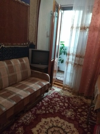 Сдам комнату с хозяйкой в 3х.ком.Королева/Южный рынок от хозяина - фото 1