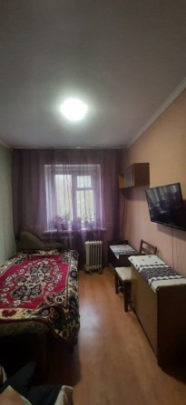 Здається окрема кімната, ціна вже з комуналкою - фото 1