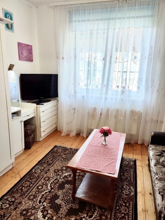 Здається ізольована кімната в особняку Район Собору - фото 1