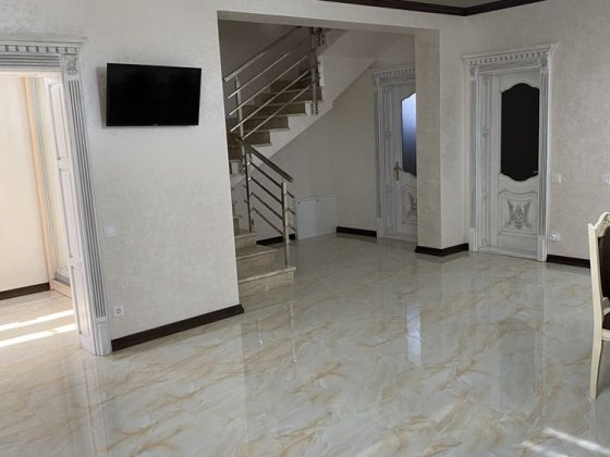 Оренда новенького будинку. Виноградов