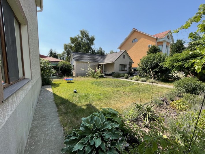 Частный дом в Черноморске - фото 1