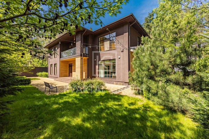 Вишуканий будинок серед соснового лісу Буча - фото 1