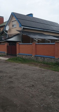 Не дорогой 3 комнатный 2х этажный дом - фото 1