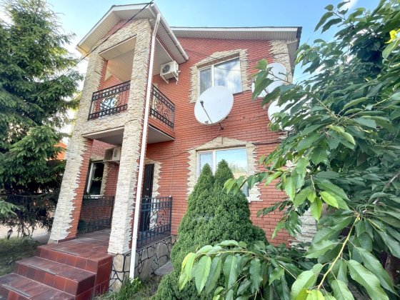 Будинок-герой, бо ж єдиний в своєму роді! 6 кімн. + гостьовий + гараж! Винница