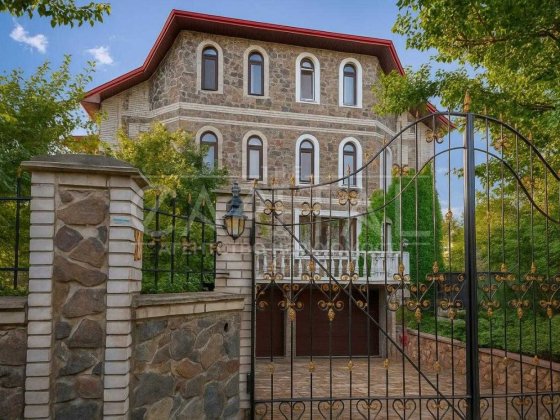 Оренда Будинок Київ, Дніпровський район,Русанівські Сади Київ