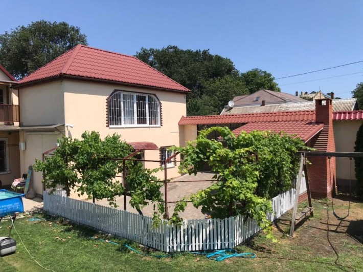 Сдам в аренду двухэтажный дом с участком на Фонтане - фото 1