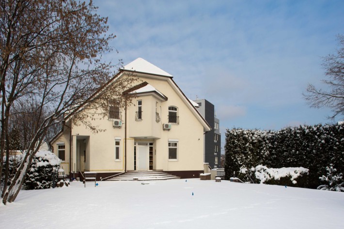 Оренда будинка 420 кв.пр. Проспекті Валерія Лобановского. Без комісії - фото 1