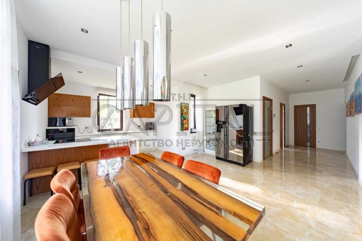 Оренда / Будинок / Святошино, Київ 300м2 - фото 1