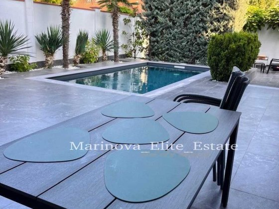 Новый дом с бассейном Совиньон Одеса