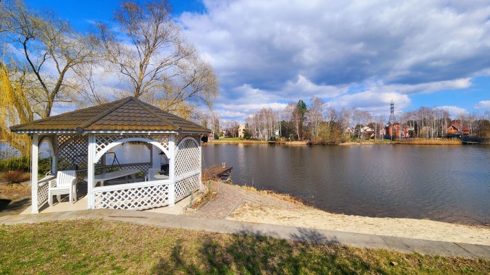 Оренда будинку в Козині з виходом на воду, басейн, котеджне містечко - фото 1