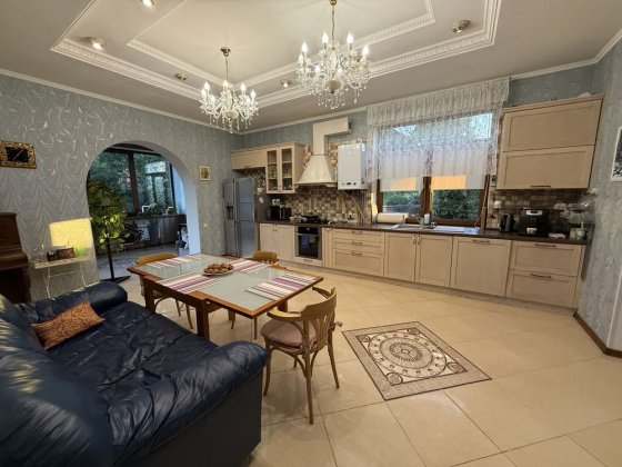 Сдам в оренду Розкішний Будинок з укриттям. Поряд Ліс та Озеро Забучье