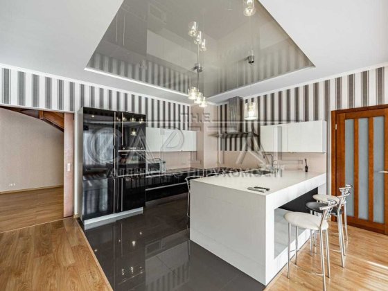 ОРЕНДА Будинку поруч з Києвом, в Іванковичах, містечко Маєток Иванковичи