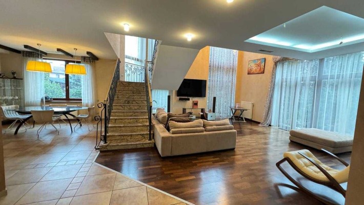 Оренда будинку з басейном с.Романків Сонячна долина - фото 1