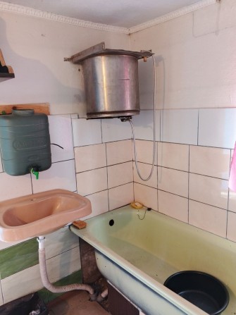 Здаеться пів дому на 2 кімн.Старі Петрівці. - фото 1