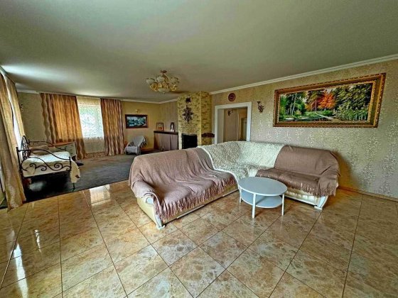 Оренда сучасного будинку з ремонтом,меблями і технікою. Шкаровка