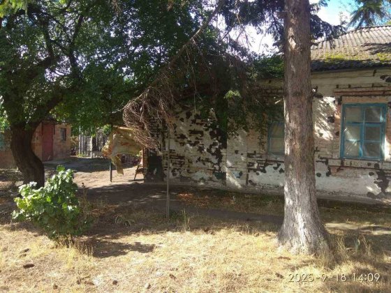 Здається частина будинку в зручному районі  біля 4-ї школи!(3 кімнати) Первомайск