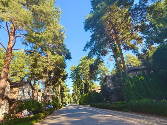 Продаж унікальної ділянки 15,4 сотки в котеджному містечку Riviera Village Лебедівка