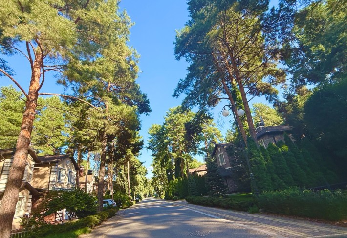 Продаж унікальної ділянки 15,4 сотки в котеджному містечку Riviera Village - фото 1