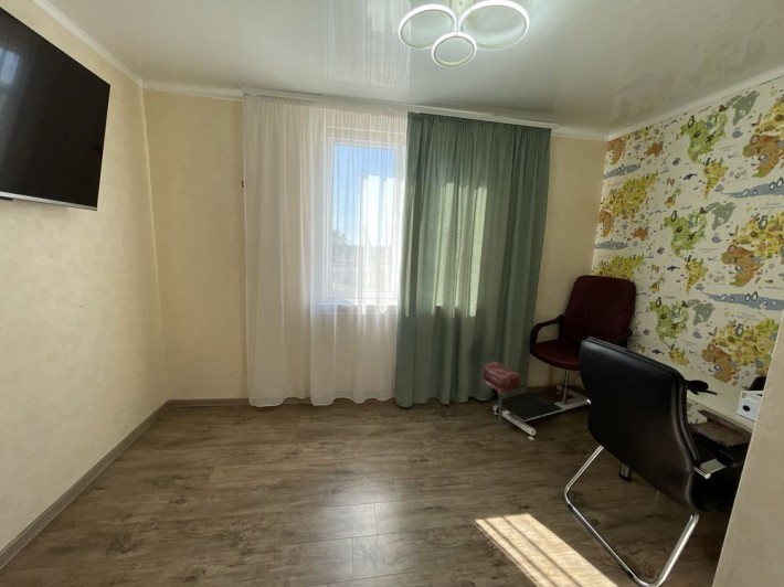 Продам 3-х кімнатну квартиру на першому поверсі вул.Паркова - фото 1