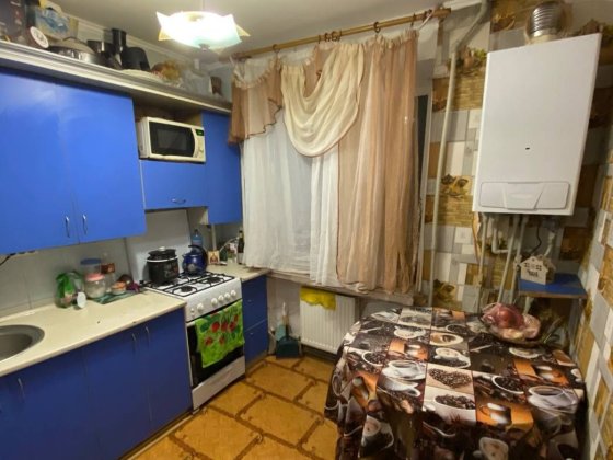 Продам 3 квартиру, з автономним газовим опаленням, на 2 поверх, Кірова Александрия