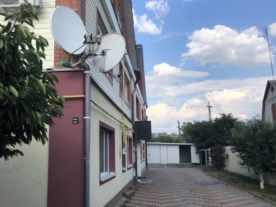 Продає власник сучасну нову квартиру2007закрита тихий двір м.Бердичів Бердичев